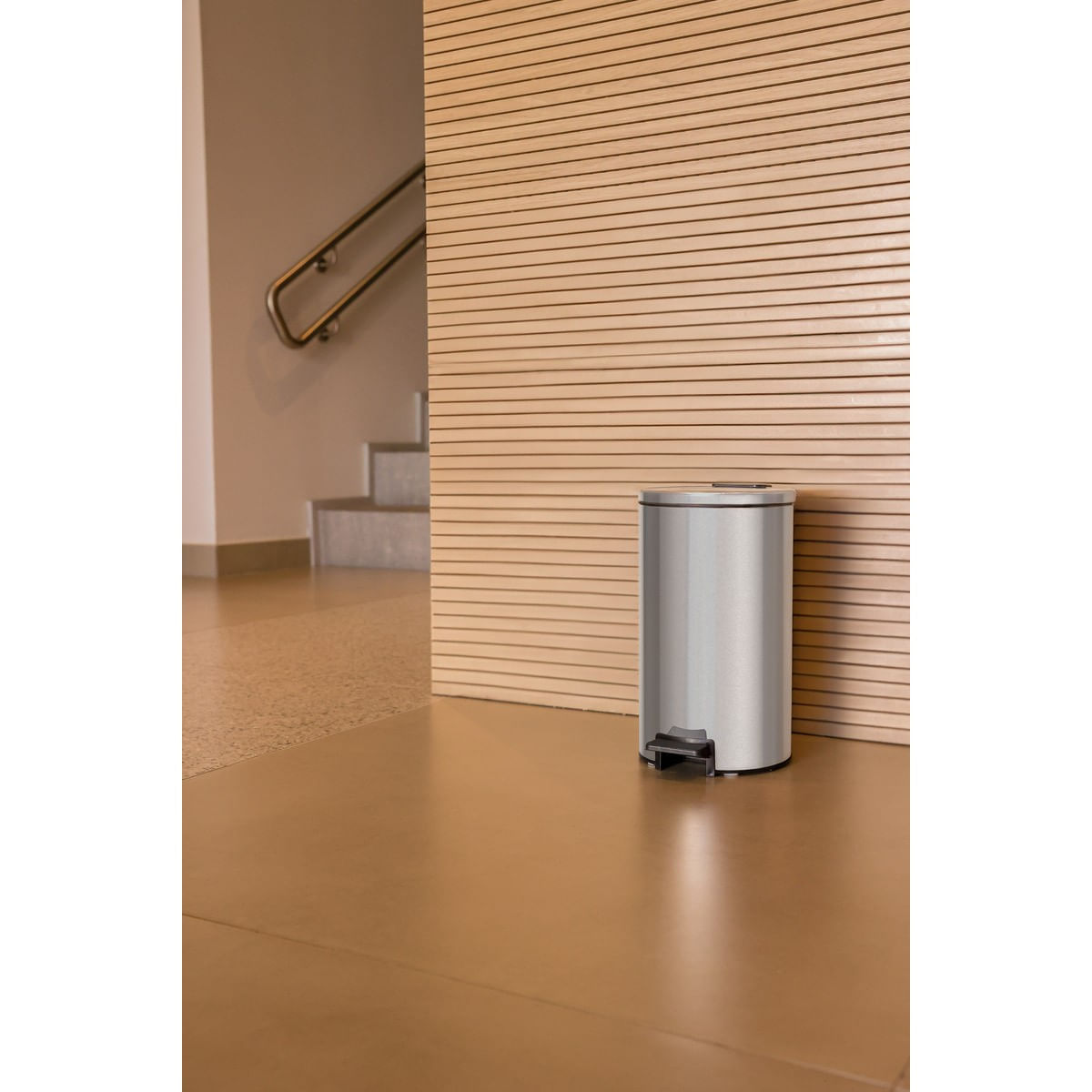 LixeiracomPedalInoxLoopTramontina5L-166886