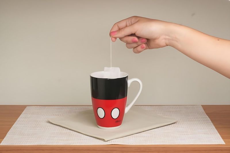 CanecadePorcelanaDisneyRoupaMickey350ml-158891